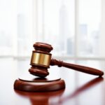Comprendre la vente par adjudication immobilière : droit, procédure et enjeux pour les créanciers